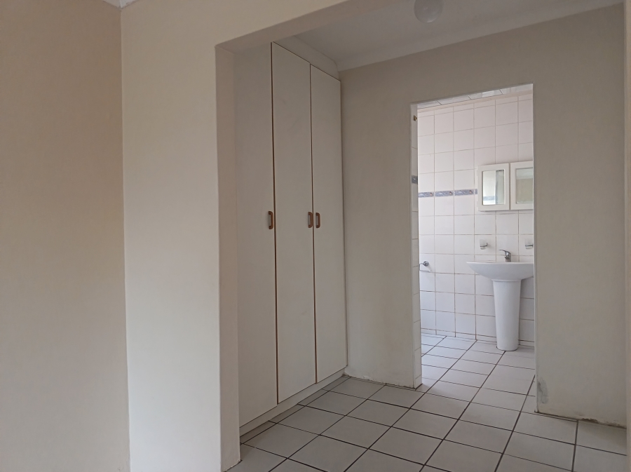To Let 1 Bedroom Property for Rent in Van Riebeeck Hoogte Eastern Cape